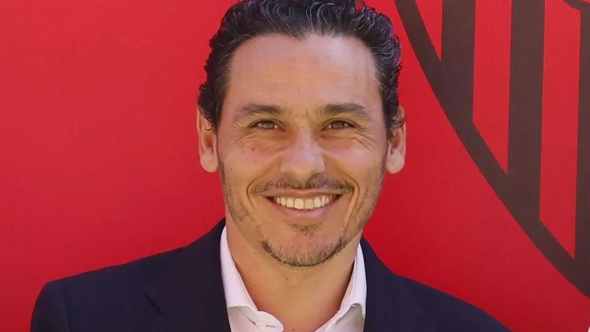 我个人持有, 管理层降薪