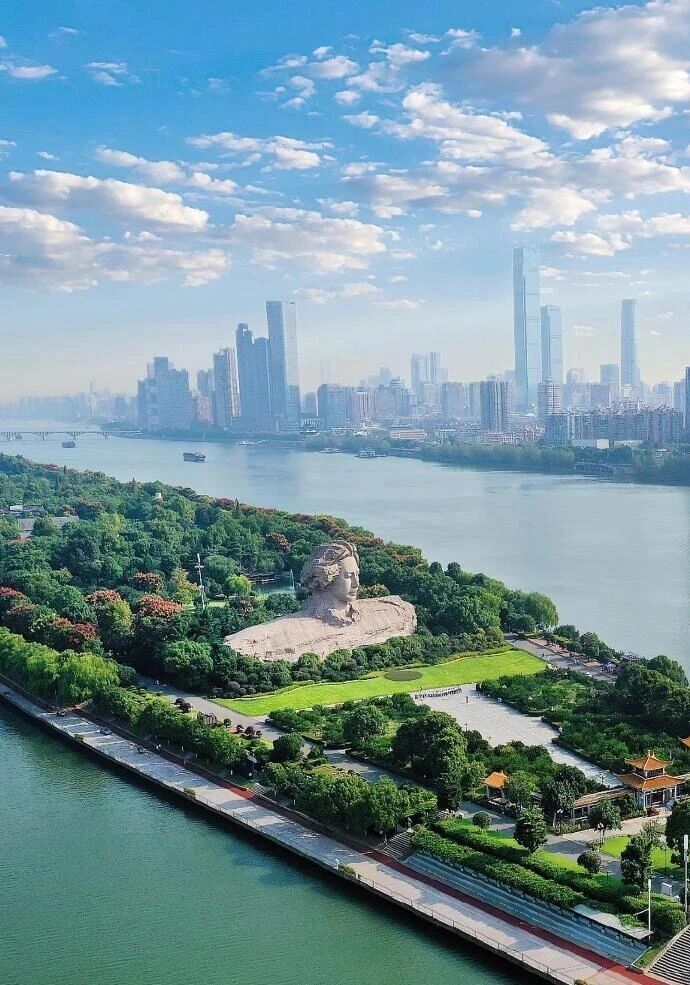 正借, 湖南省博物, 多个维度加