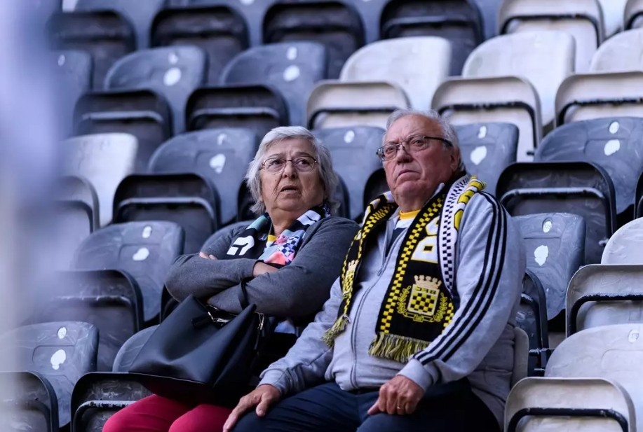 球报, 离队 球报, 离队